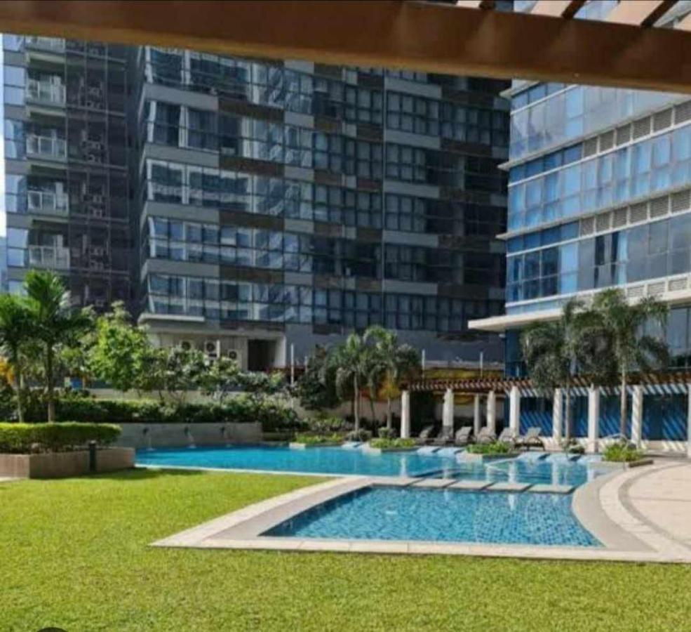 Uptown Parksuites Bgc Taguig Esterno foto